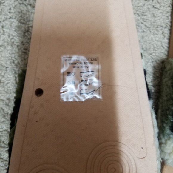 Camo Slides - Picture 3 of 4